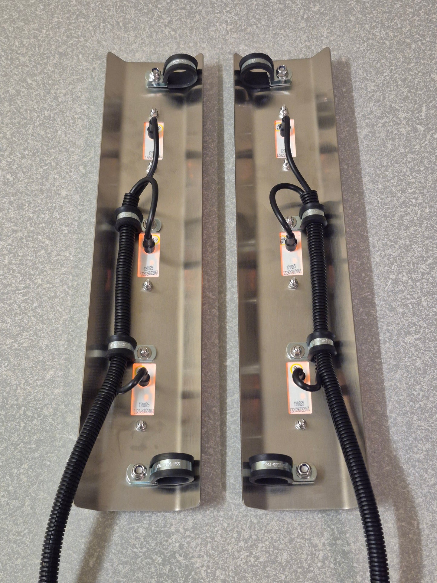 Mirror Stainless - P-Clamp Style - 3x Straight Oval Lights to suit Kenworth, Mack & Western Star