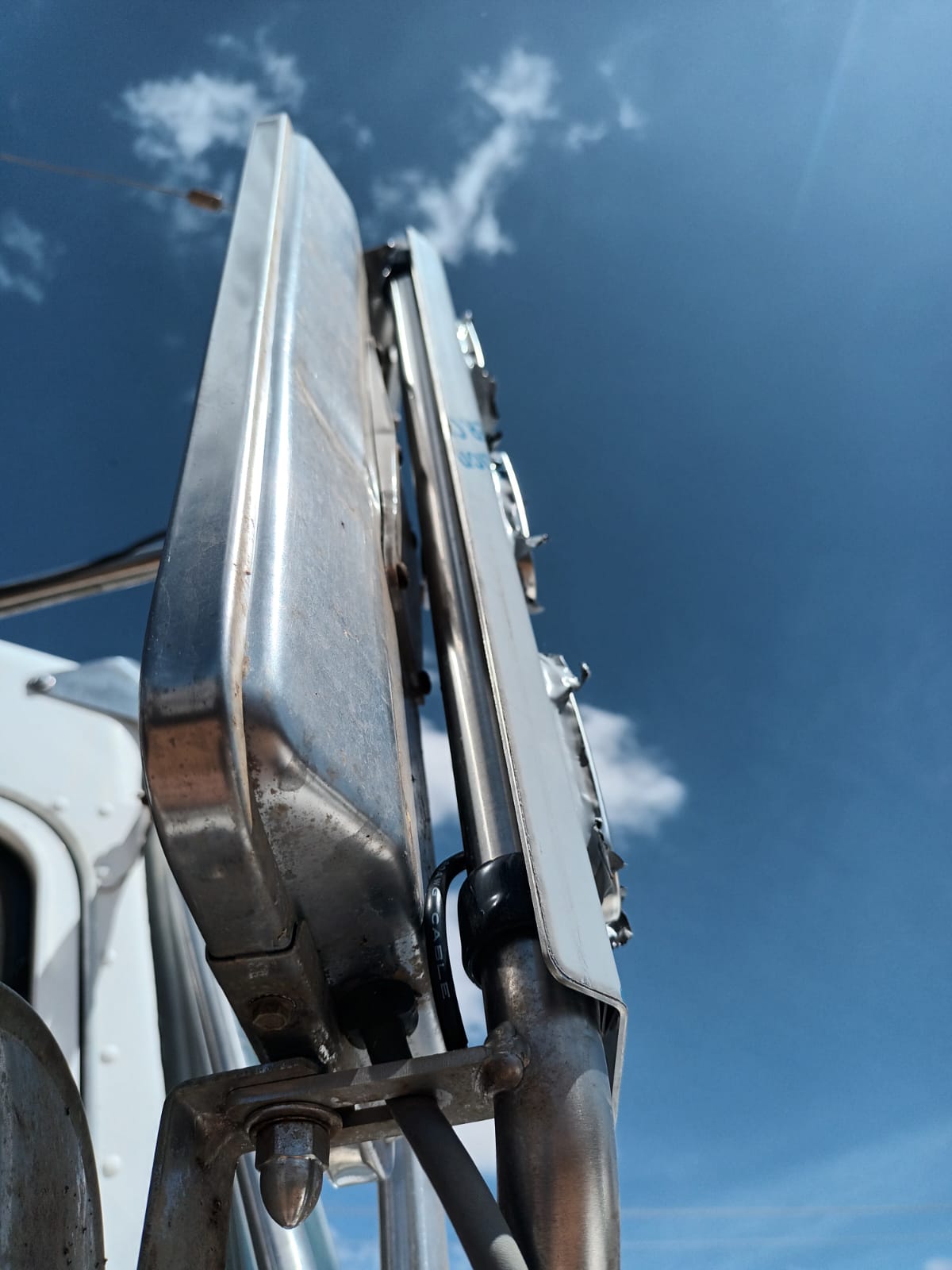 Truck Mirror Stainless - P-Clamp Style - 3x Straight - No Lights Included