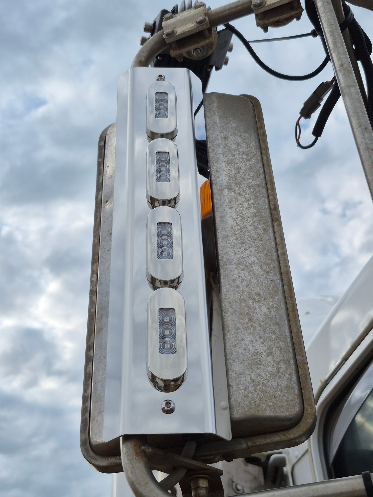 Mirror Stainless - P-Clamp Style - 4x Straight Oval Lights to suit Kenworth, Mack & Western Star