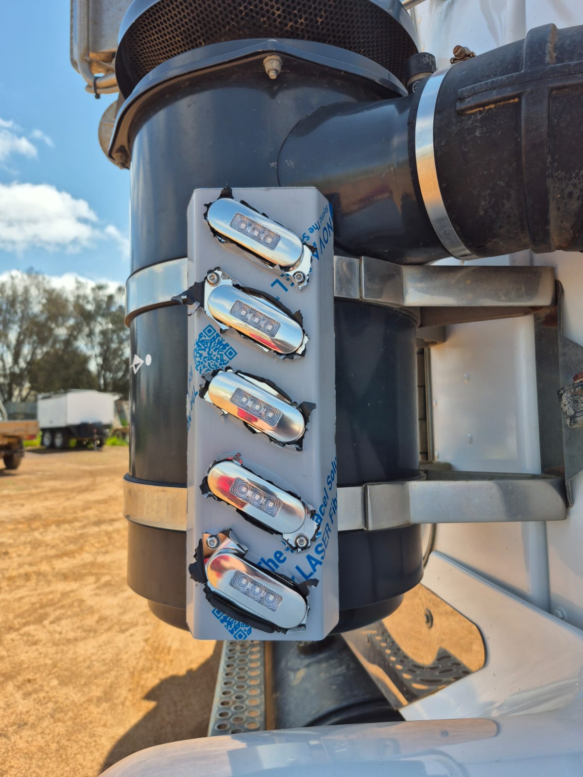 Air Cleaner Stainless - 5x 30 Degree Oval Lights to suit Kenworth