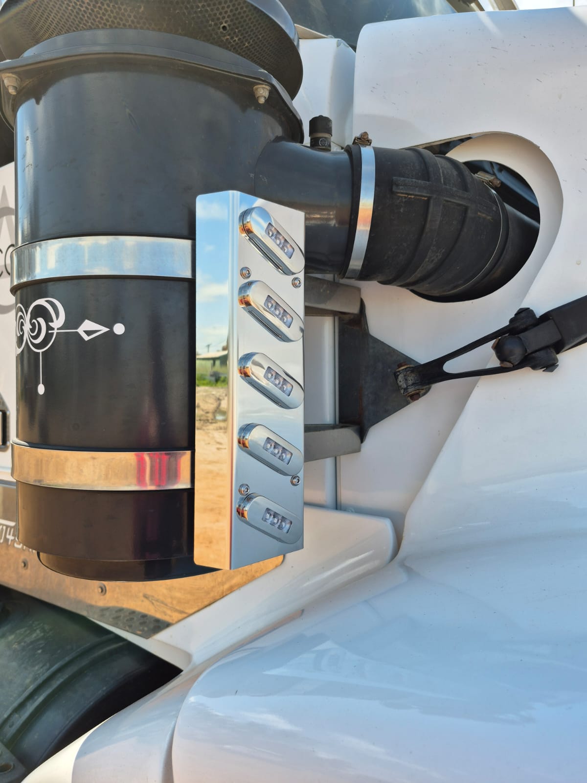 Air Cleaner Stainless - 5x 30 Degree Oval Lights to suit Kenworth